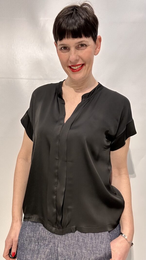BLUSA IN RASO DI VISCOSA - NERO - immagine 4